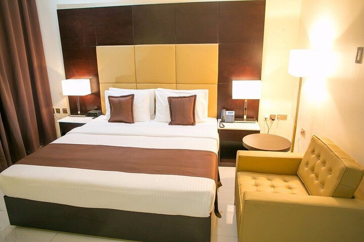 Room 8 of 20