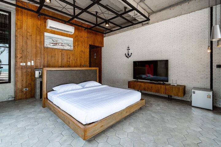 Room 5 of 36