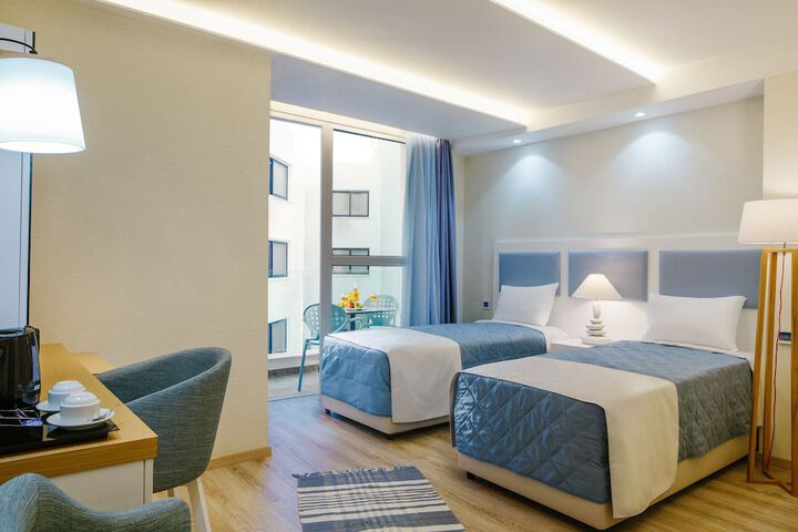 Room 15 of 65