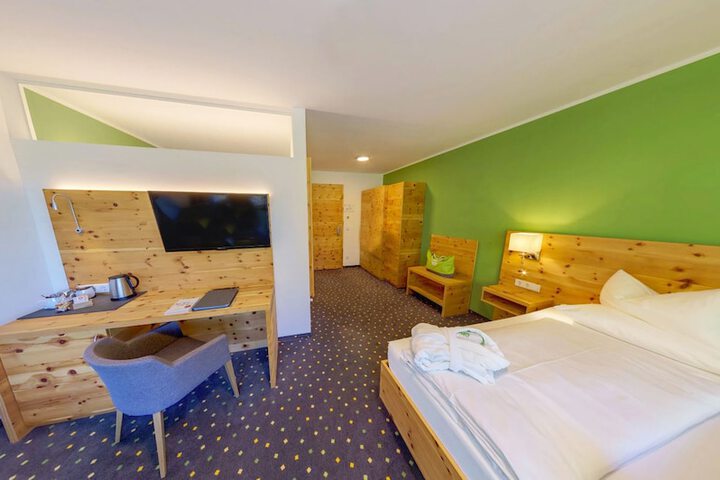 Room 9 of 52