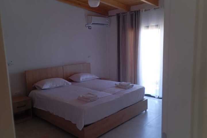 Room 22 of 38