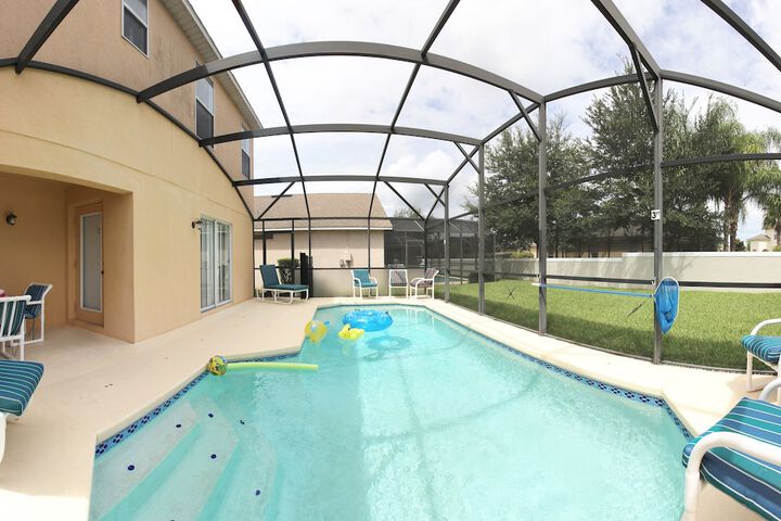 Pool 33 of 49