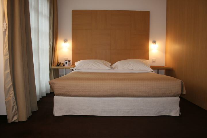 Room 3 of 46