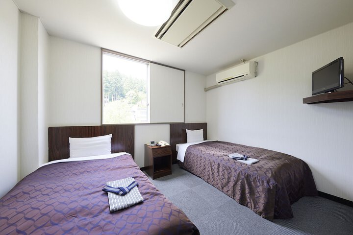 Room 2 of 21
