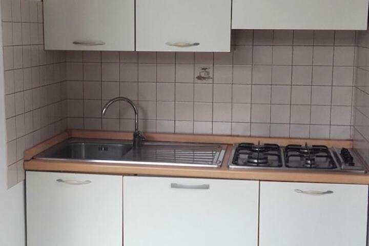 Room 9 of 25