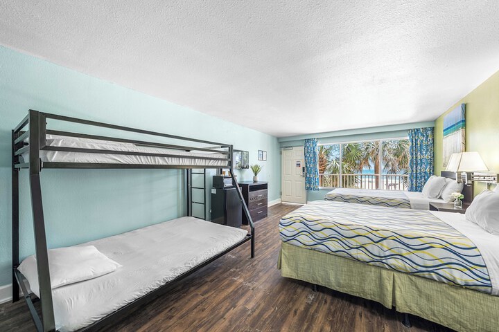 Room 40 of 120