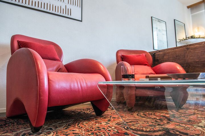 Lounge 98 of 112