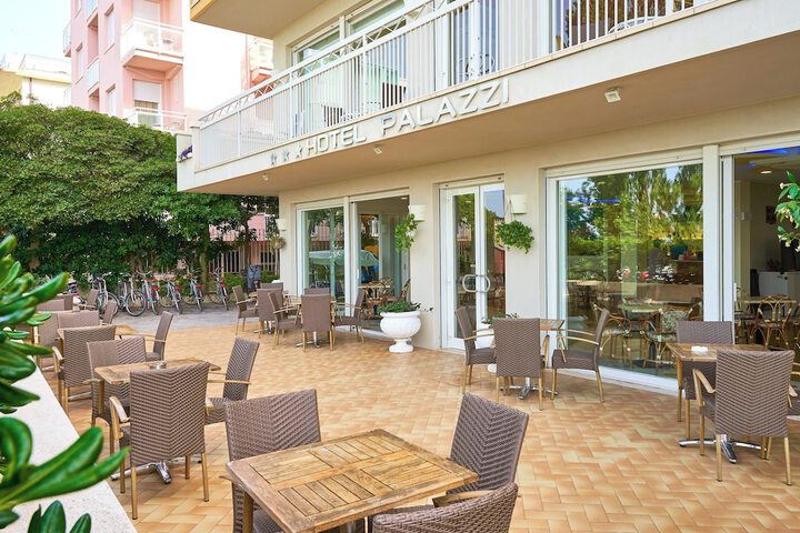Hotel Exterior 20 of 22