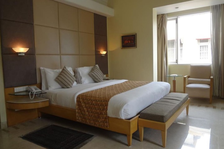 Room 8 of 36