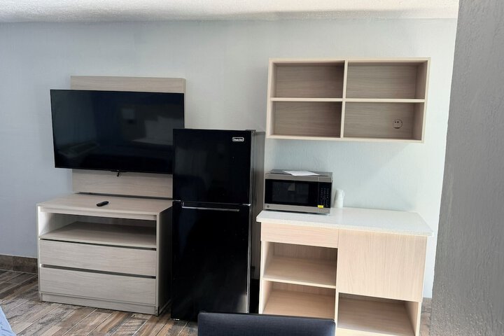 Room 10 of 29