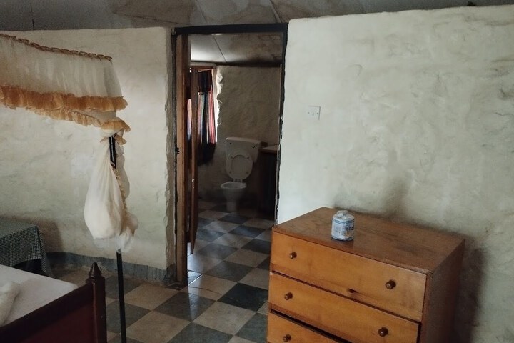 Room 5 of 23