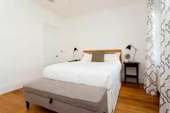 Room 6 of 19