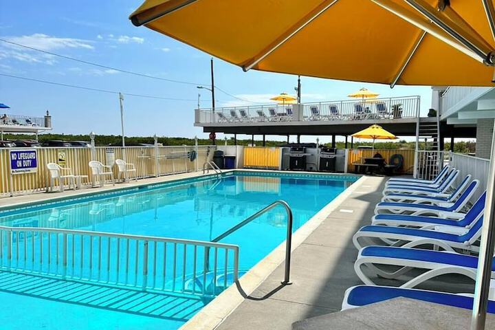 Pool 105 of 138