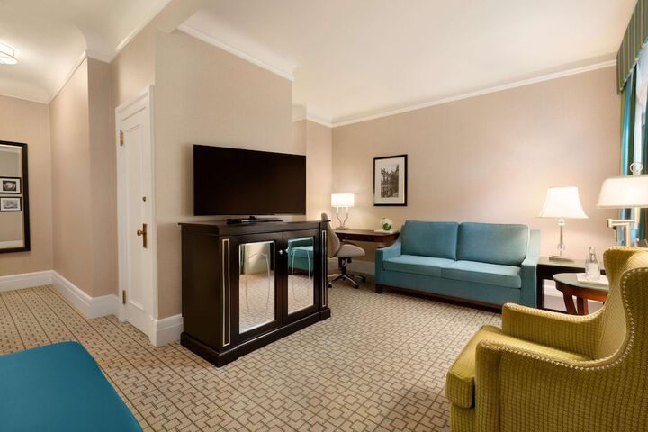 Room 13 of 87