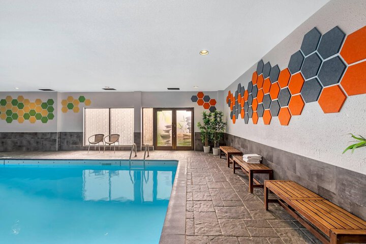 Pool 45 of 70
