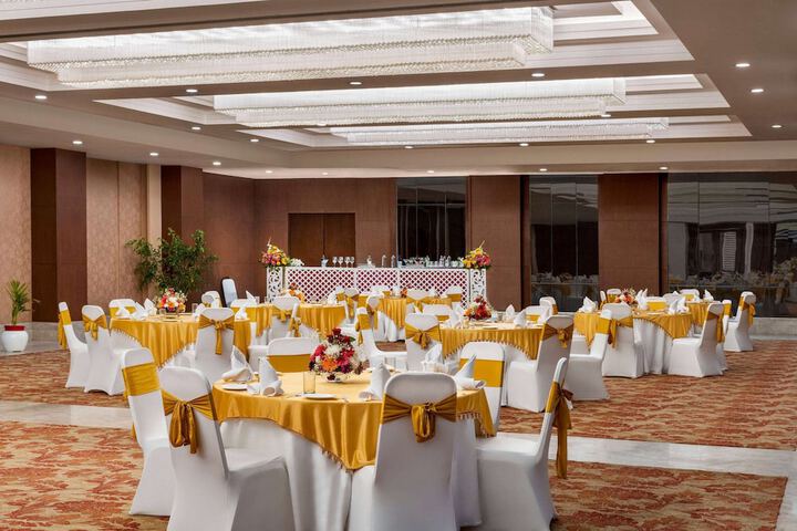 Ballroom/Hall 31 of 41