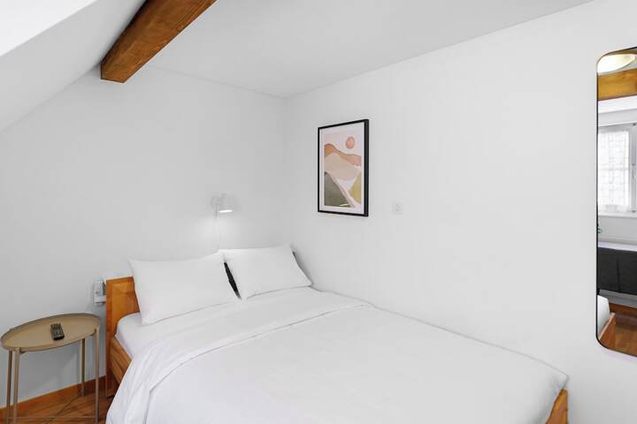 Room 11 of 62