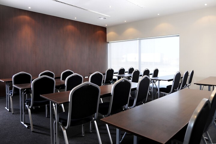 Business Center 38 of 45