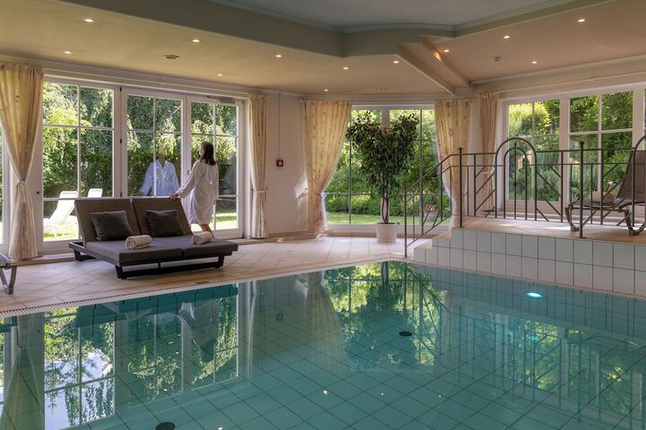 Pool 127 of 199