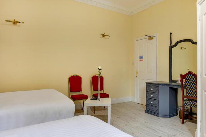 Room 12 of 69