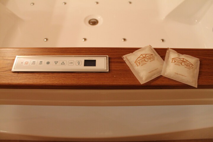 Hot Tub 70 of 110