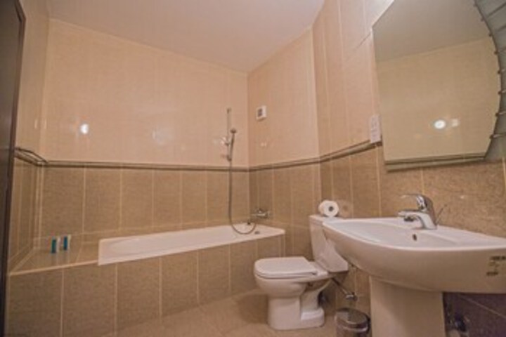 Room 3 of 10