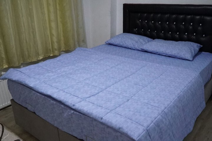 Room 13 of 28