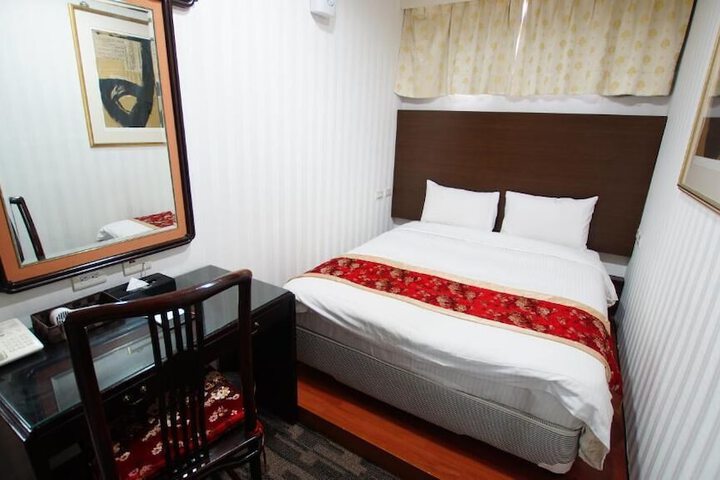 Room 18 of 40