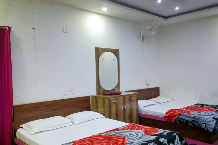 Room 8 of 15