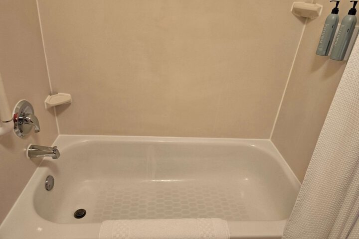 Room 73 of 135