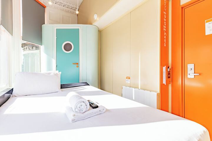 Room 12 of 47