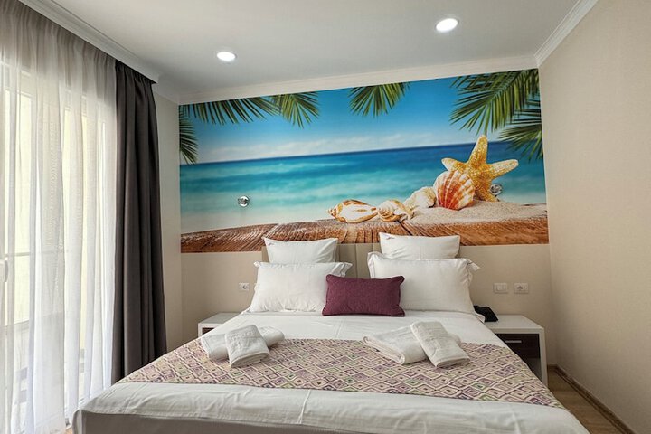 Room 37 of 191