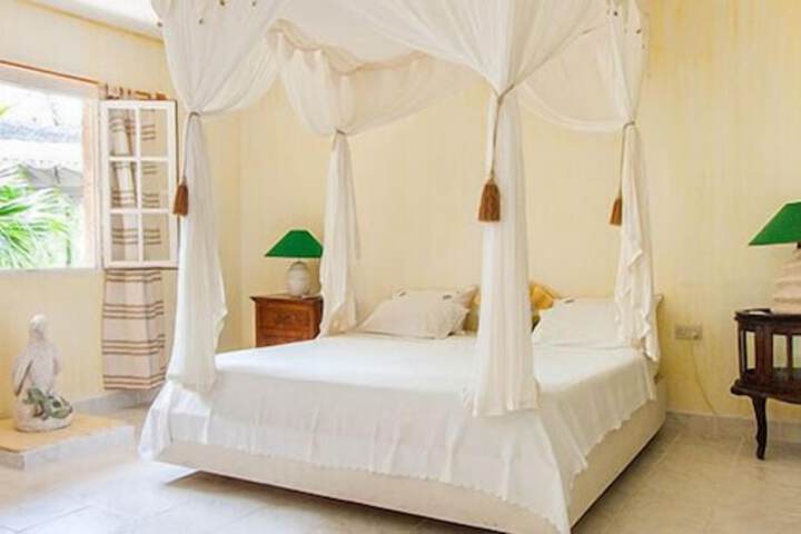 Room 3 of 16
