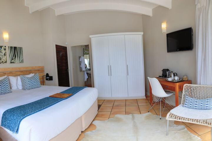 Room 8 of 49