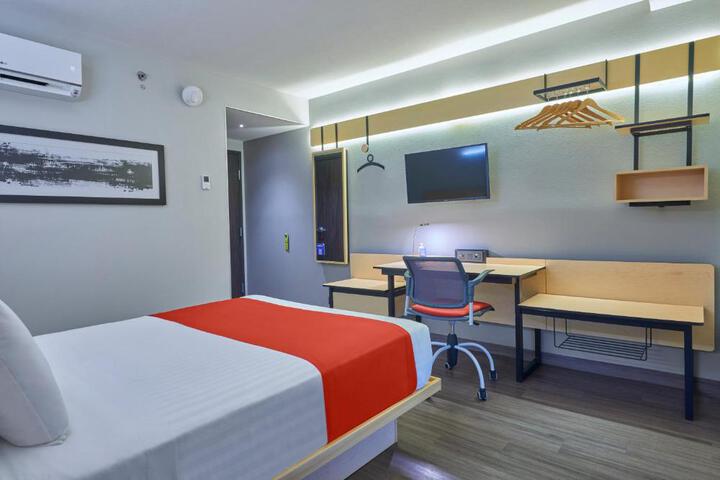 Standard Double Bed (3 of 7)