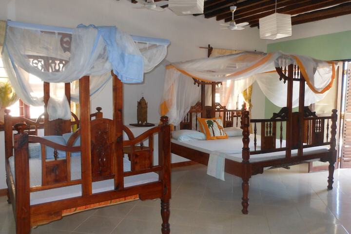 Room 5 of 161