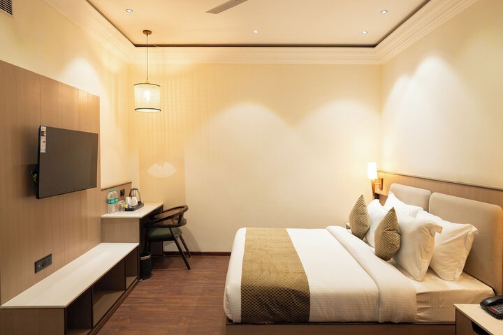 Room 15 of 51