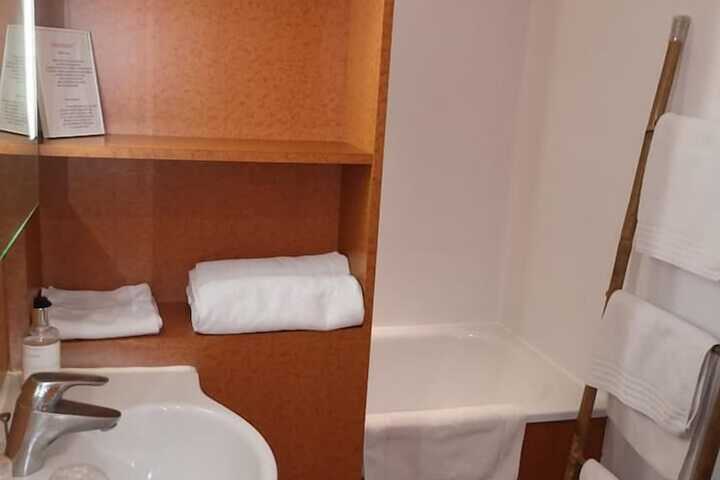 Room 41 of 49