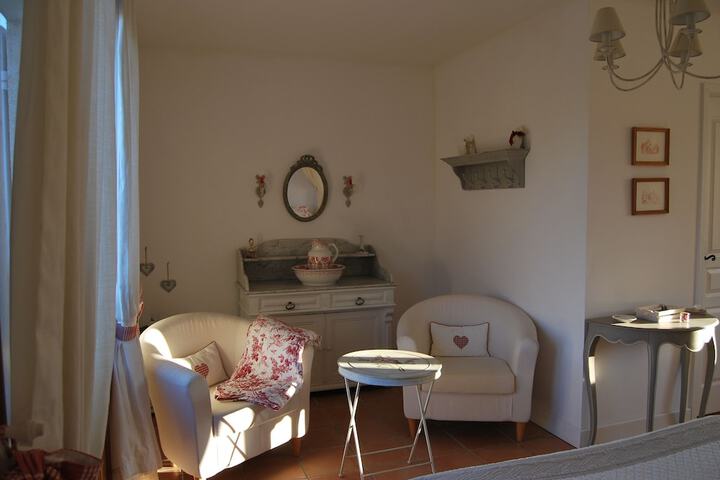 Room 6 of 70
