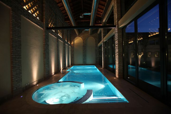 Pool 16 of 52