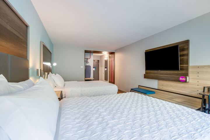 2 Queen Beds (9 of 9)