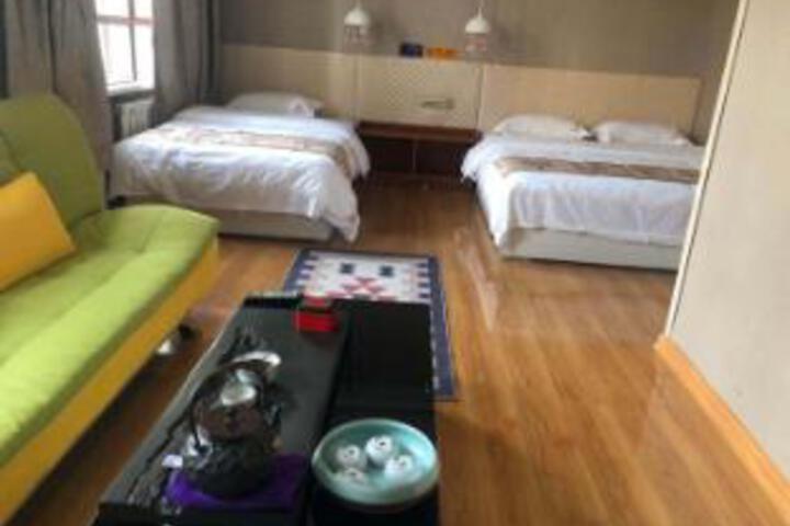 Room 14 of 16