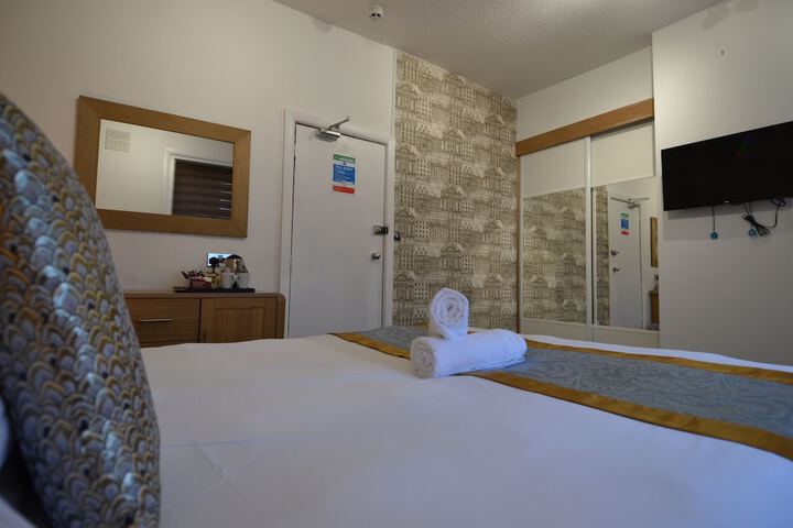 Room 40 of 86