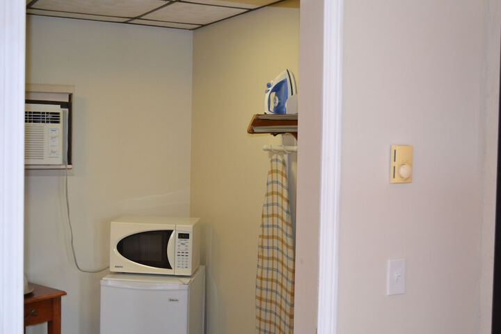 Mini-refrigerator