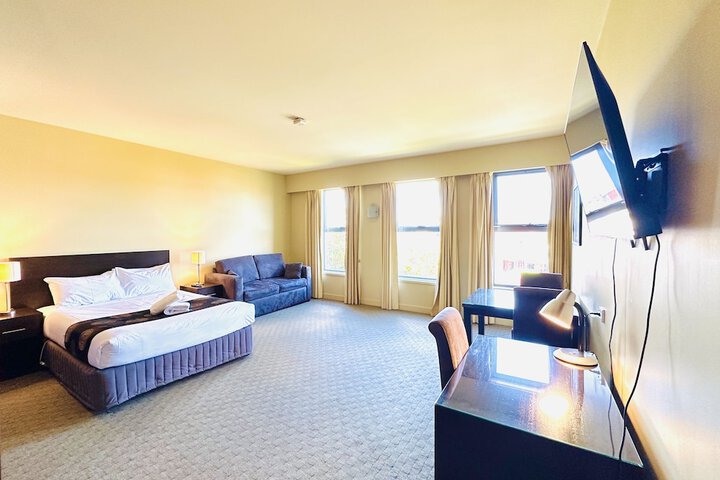 Room 5 of 25