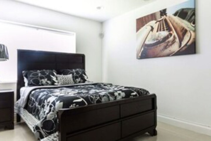 Room 10 of 30