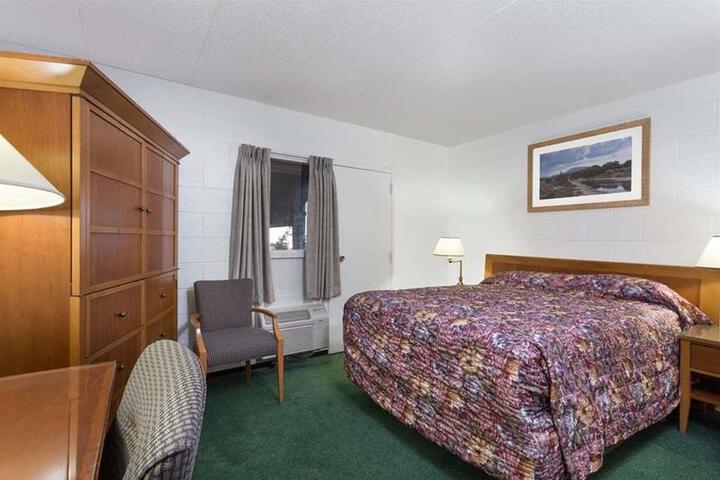 MOOSEJAW INN
