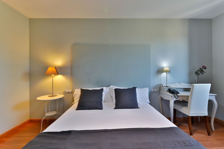 Room 6 of 38