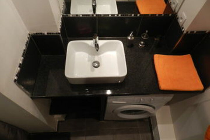 Room 3 of 20