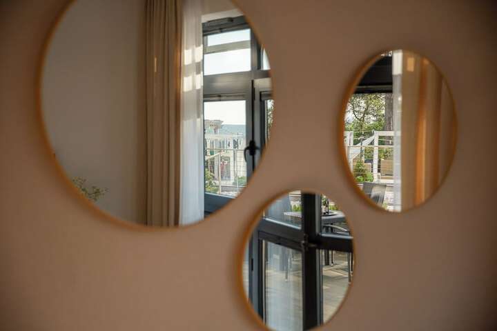 Room 55 of 174